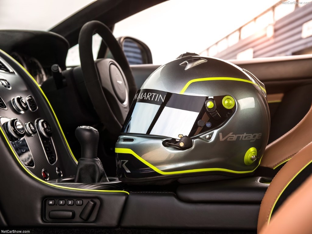 Aston Martin Vantage V12 5.9 AMR (Automatic)